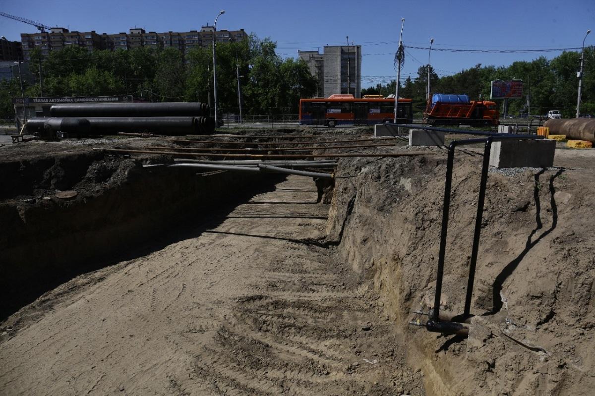 Фото В Новосибирске обновляют старую теплотрассу на ул. Автогенной 5